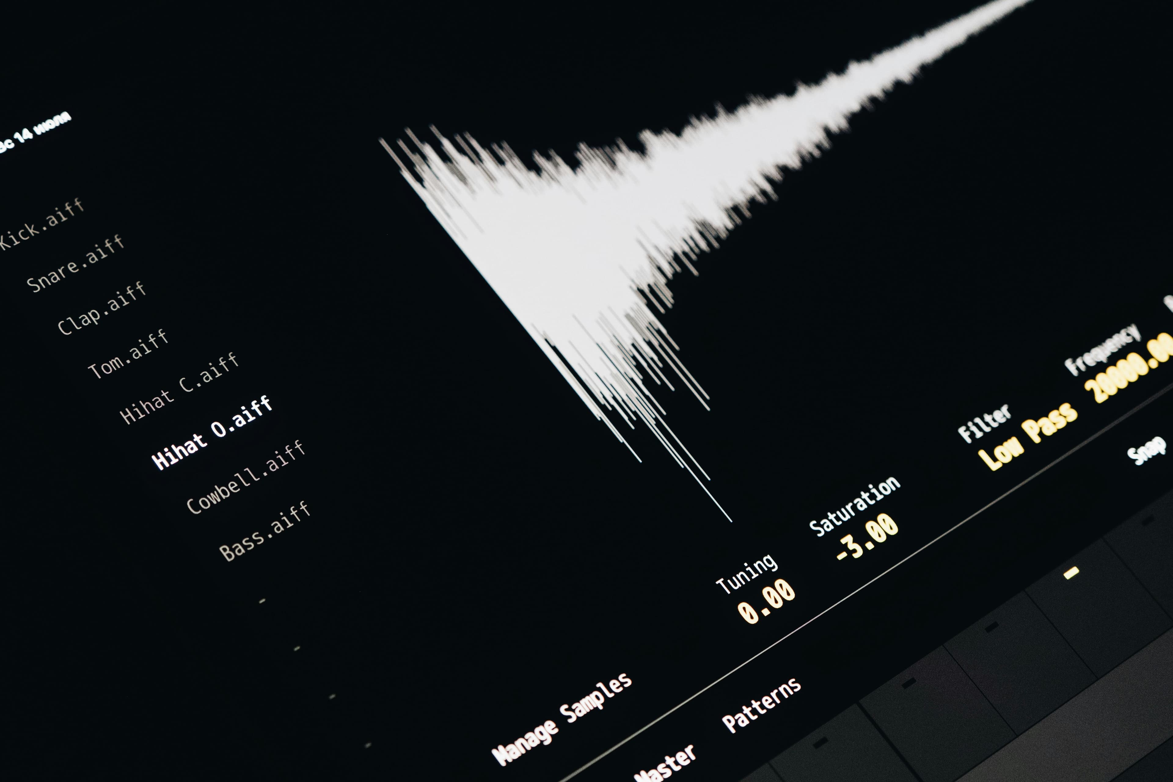Audio waveform visualization demonstrating real-time on-device sound processing in the Flutter mobile recording app